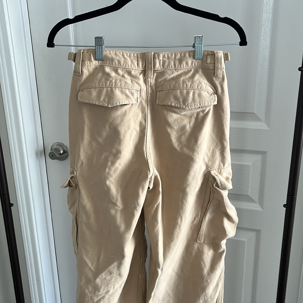 Aritzia Tna Supply Cargo Pant in Beige Size 00 Short - Picture 7 of 11